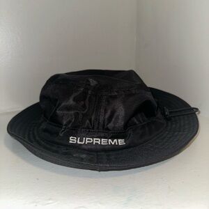 Unisex Black Supreme Bucket hat
